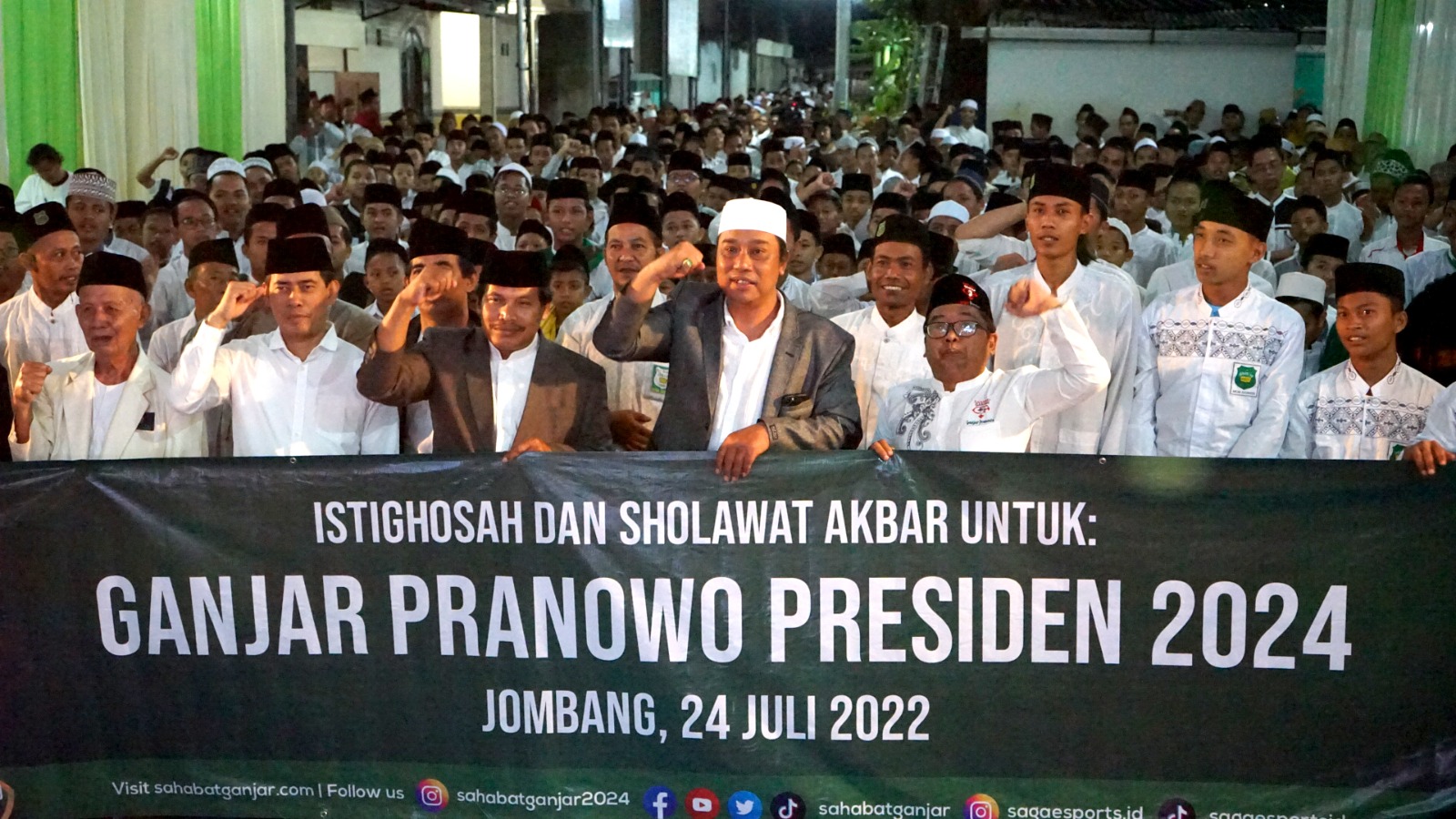 Thumbnail
				Istigosah Kubro Santri Dan Ulama Jombang Doakan Ganjar Jadi Presiden 2024-2029		 
				Istigosah Kubro Santri Dan Ulama Jombang Doakan Ganjar Jadi Presiden 2024-2029