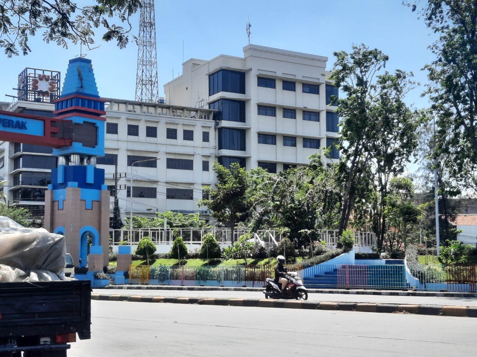Thumbnail
				Kasus Penyekapan Dirut Meratus, Pakar Hukum Unair : Tersangka Harus Ditahan		 
				Kasus Penyekapan Dirut Meratus, Pakar Hukum Unair : Tersangka Harus Ditahan