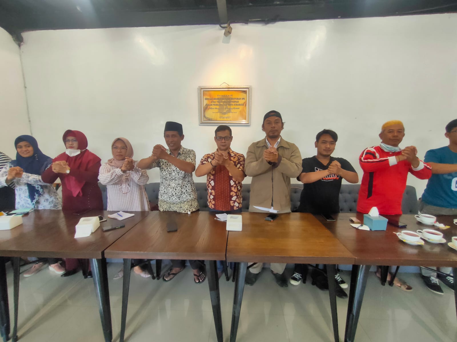 
				Relawan Anies Baswedan Blusukan Ke Ulama Jatim, Respon positif		