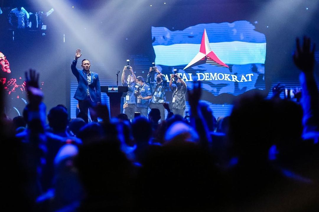 Thumbnail
				Kurangi Beban Warga Miskin Akibat Kenaikan BBM, Ini Solusi Dari AHY		 
				Kurangi Beban Warga Miskin Akibat Kenaikan BBM, Ini Solusi Dari AHY