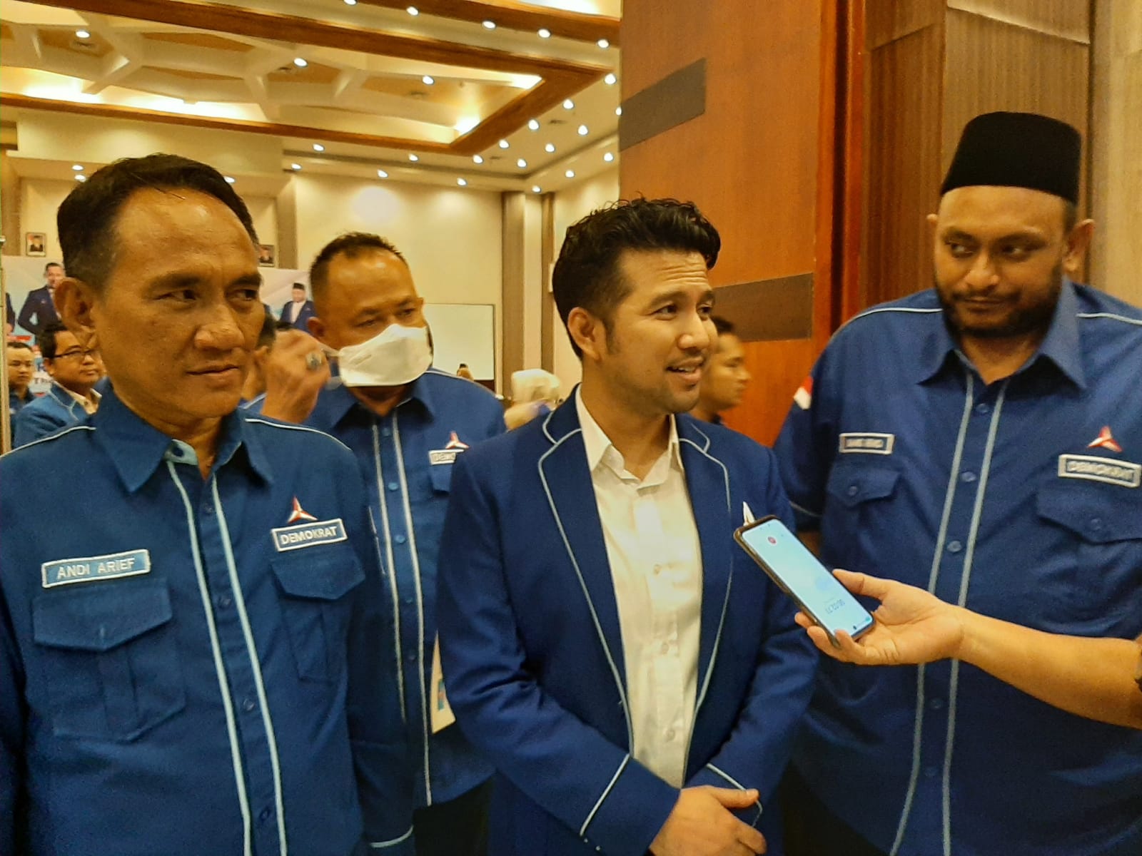 Thumbnail
				Andi Arief : Demokrat Jatim Siap Take Off Menuju Partai Pemenang Pemilu Papan Atas		 
				Andi Arief : Demokrat Jatim Siap Take Off Menuju Partai Pemenang Pemilu Papan Atas