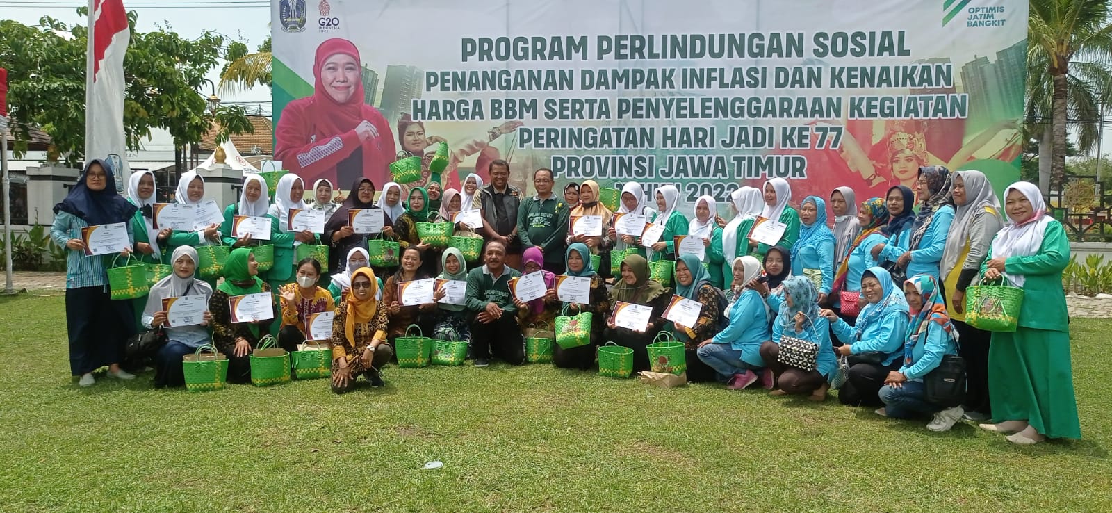 
				HUT Jatim Ke-77 Di Bakorwil Madiun, Sinando Latih Fatayat Dan Muslimat Produksi Tas Anyaman		