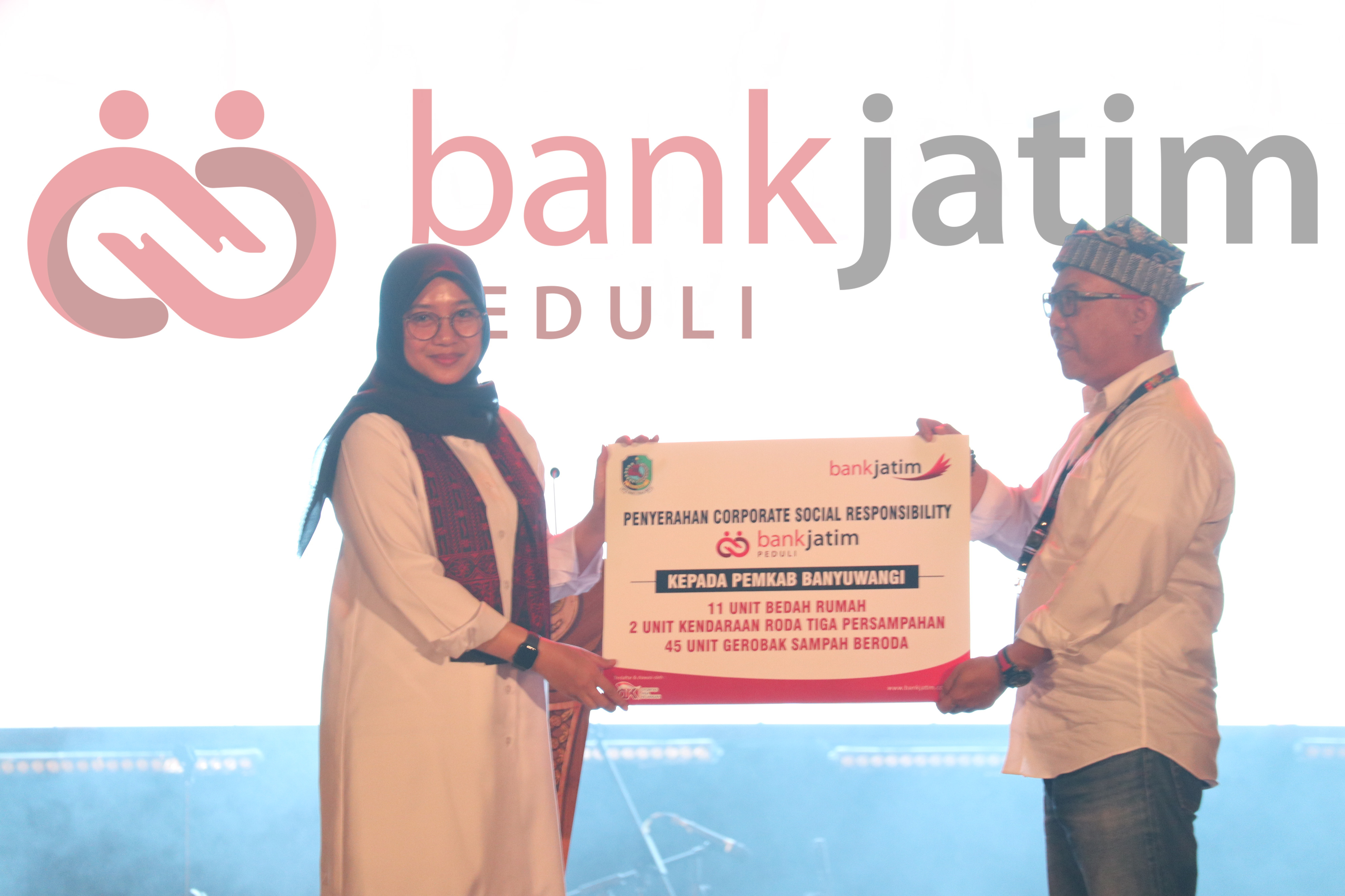 
				Banyuwangi Apresiasi Penyaluran CSR Bank Jatim		