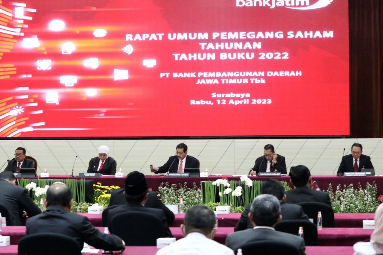 Bank Jatim Bagikan Dividen Rp 797 Miliar