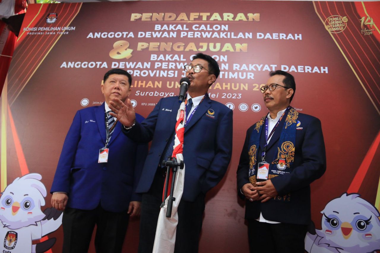 ThumbnailDaftar ke KPU, NasDem Jatim: Calon Legislatif Kita Baik dan Amanah Daftar ke KPU, NasDem Jatim: Calon Legislatif Kita Baik dan Amanah