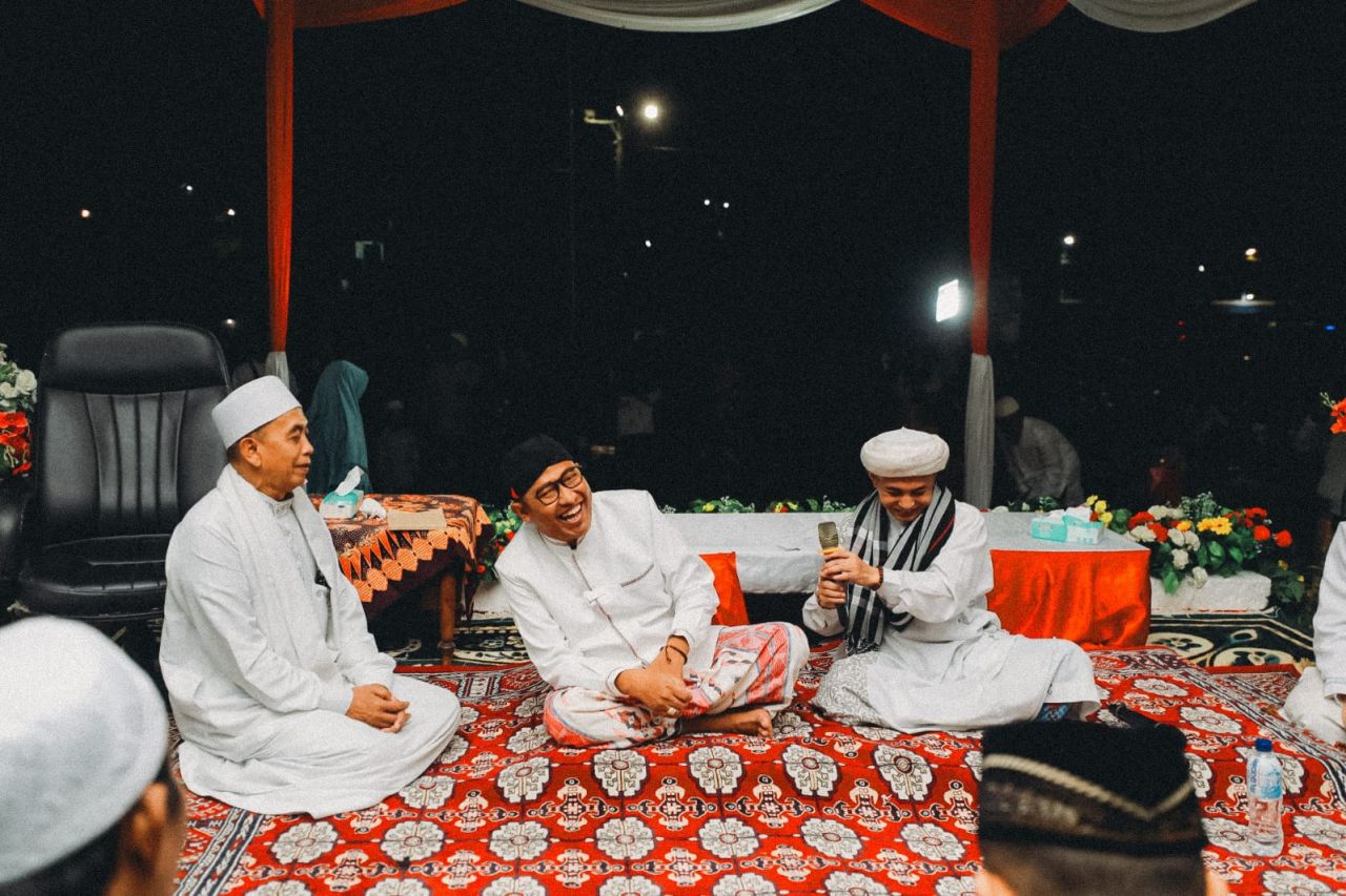 ThumbnailHadiri Zikir Jumat Manis di Al-Qodiri, Cak Fauzi Didoakan Jadi Pemimpin Hadiri Zikir Jumat Manis di Al-Qodiri, Cak Fauzi Didoakan Jadi Pemimpin