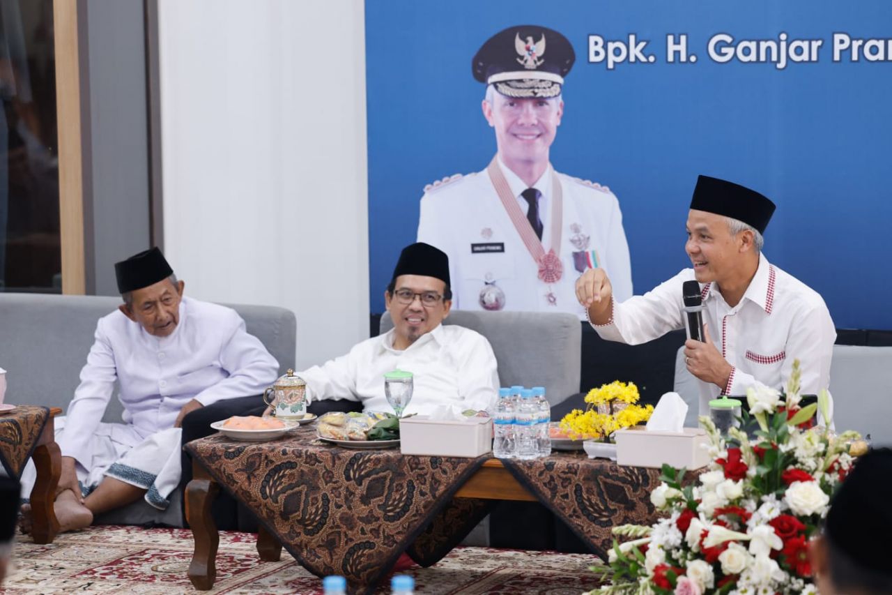 ThumbnailTerima Aspirasi Masyayikh se-Indonesia, Ganjar Kaji Program Insentif Guru Keagamaan di Level Nasional Terima Aspirasi Masyayikh se-Indonesia, Ganjar Kaji Program Insentif Guru Keagamaan di Level Nasional