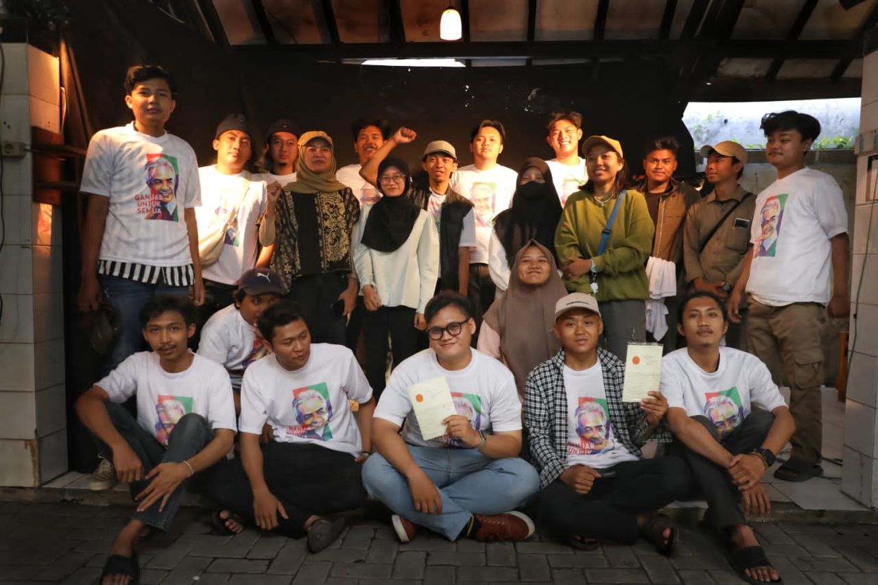 ThumbnailGanjar Creasi Gelar Pentas Sastra Puisi dan Teater untuk Apresiasi Seni Budaya Bangsa Ganjar Creasi Gelar Pentas Sastra Puisi dan Teater untuk Apresiasi Seni Budaya Bangsa