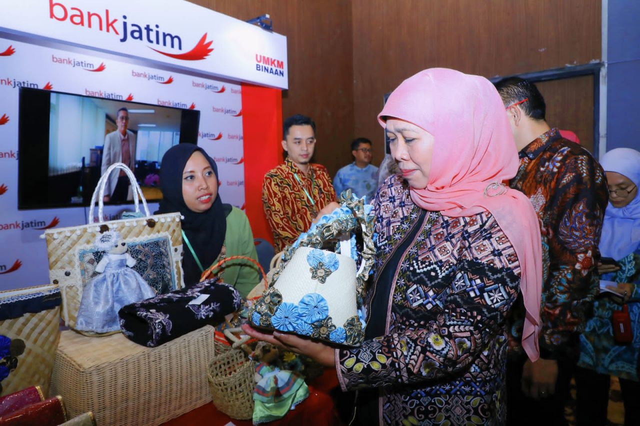 Komitmen Maksimalkan P3DN, Khofifah: Nilai Realisasi Transaksi Belanja PDN Jatim Tembus 79 Persen