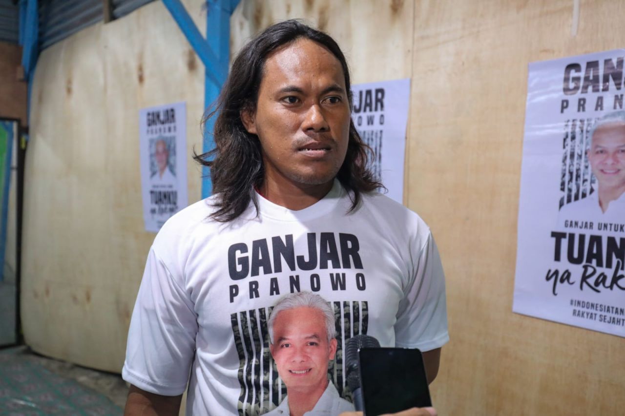 Sopir Truk Ganjar Bagikan Vitamin saat Senam Sehat di Lamongan Koordinator Wilayah (Korwil) KST Jawa Timur, Nasrudin