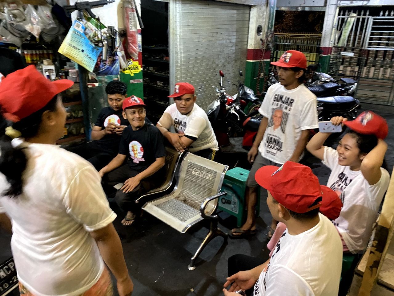 ThumbnailGandeng Mekanik Andal, Ganjar Milenial Ajarkan Pemuda Cara Servis Motor Ringan Gandeng Mekanik Andal, Ganjar Milenial Ajarkan Pemuda Cara Servis Motor Ringan