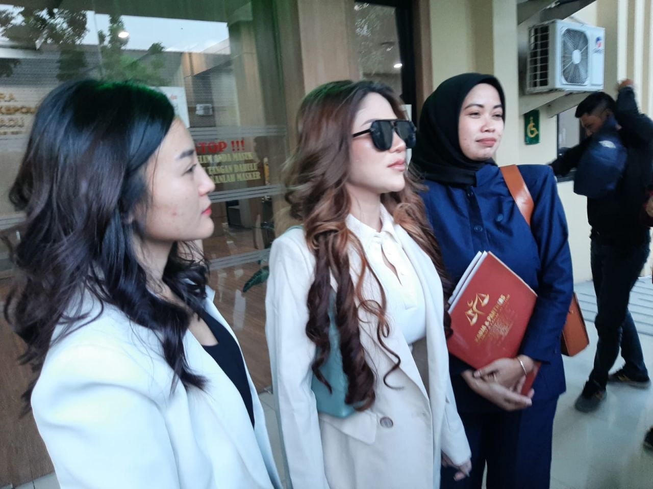 ThumbnailBos Cuan Group Laporkan Direksi Atas Dugaan Penggelapan Bos Cuan Group Laporkan Direksi Atas Dugaan Penggelapan