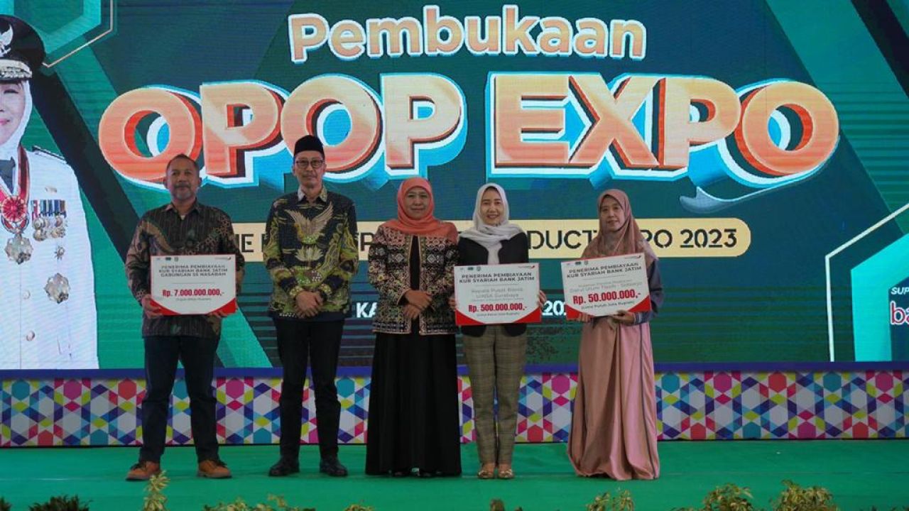 OPOP Expo 2023 Dibuka, Bank Jatim Launching KUR Syariah Bank Jatim Launching Program KUR Syariah. (Dok Humas Bank Jatim)