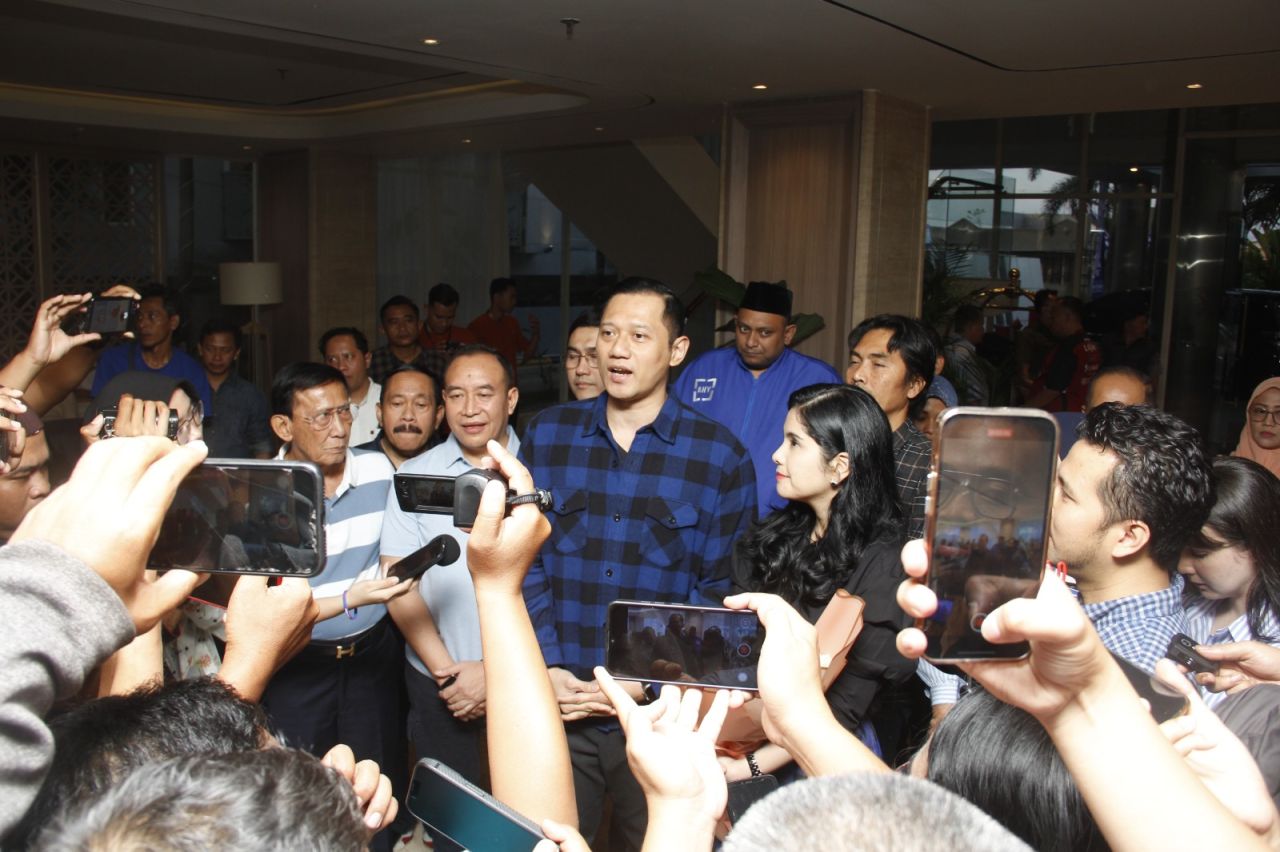 SBY dan AHY Turun Gunung, Kumpulkan Caleg Demokrat di Madiun