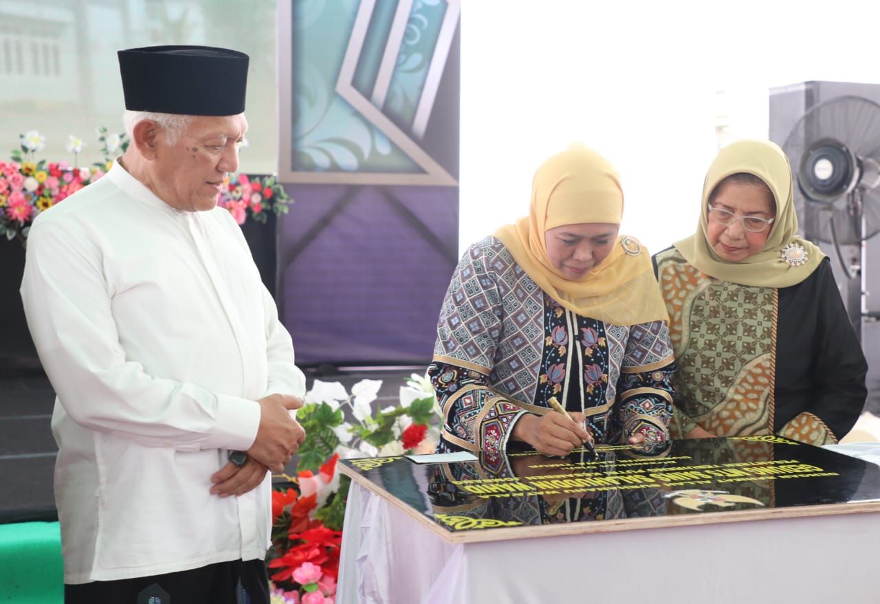 Khofifah Resmikan MTs Sains Salahuddin Wahid Tebuireng Puteri