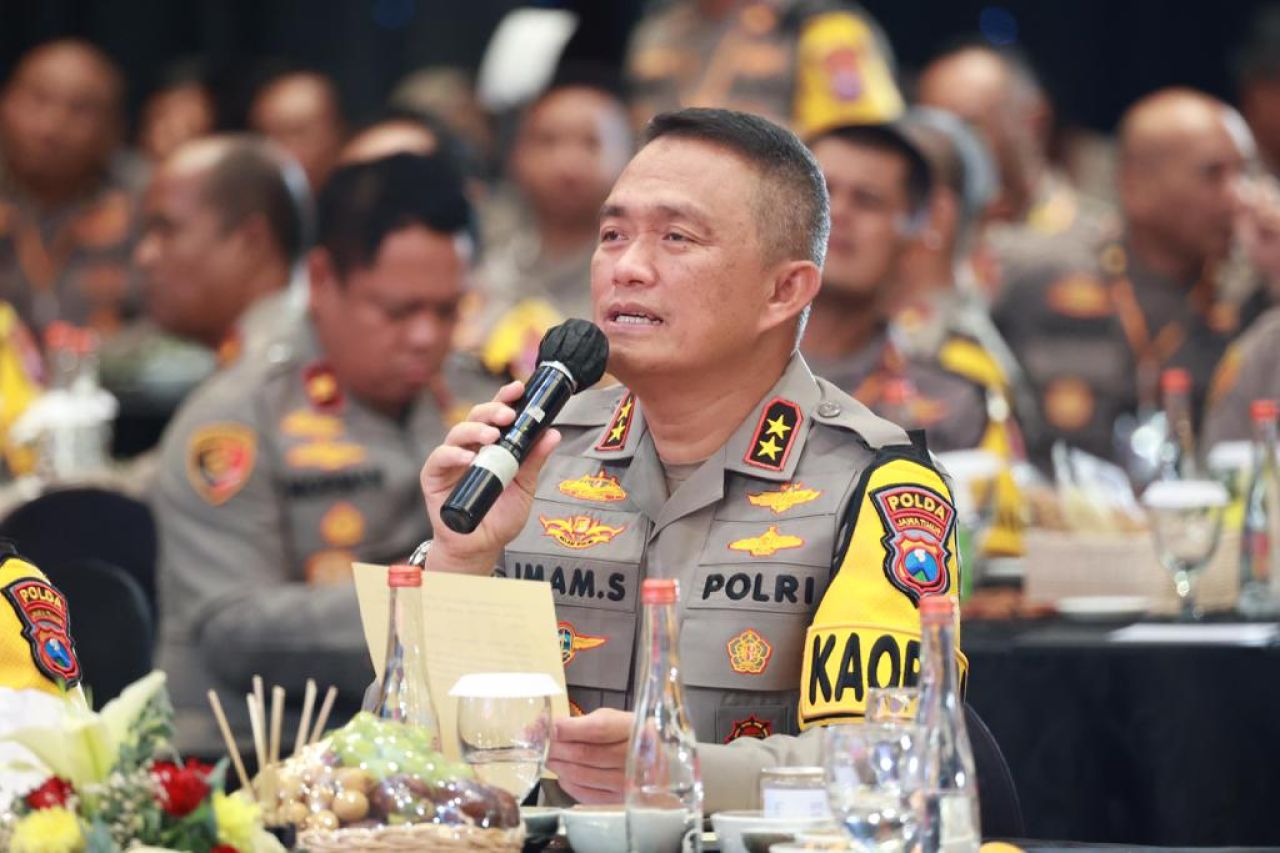 Kapolda Jatim Launching Mars Polda Jatim dan Aplikasi Semeru Gassus Presisi