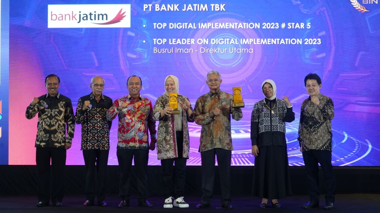 Bank Jatim Boyong Dua Penghargaan Sekaligus Dalam TOP Digital Awards 2023. (Dok Humas Bank Jatim)