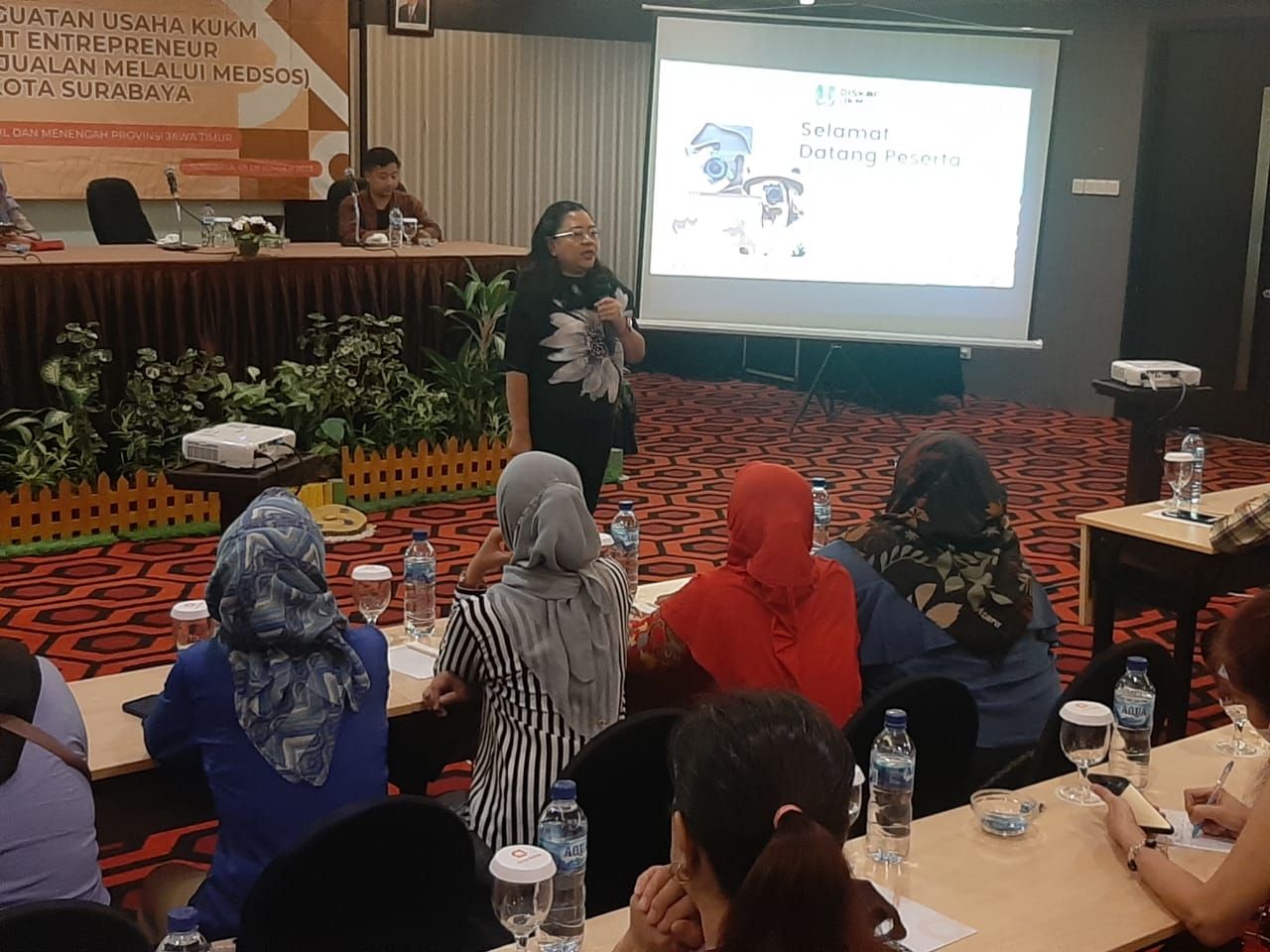 ThumbnailGelar Pelatihan IT dan Medsos, Agatha Ajak Pengusaha Muda Go Digital Gelar Pelatihan IT dan Medsos, Agatha Ajak Pengusaha Muda Go Digital