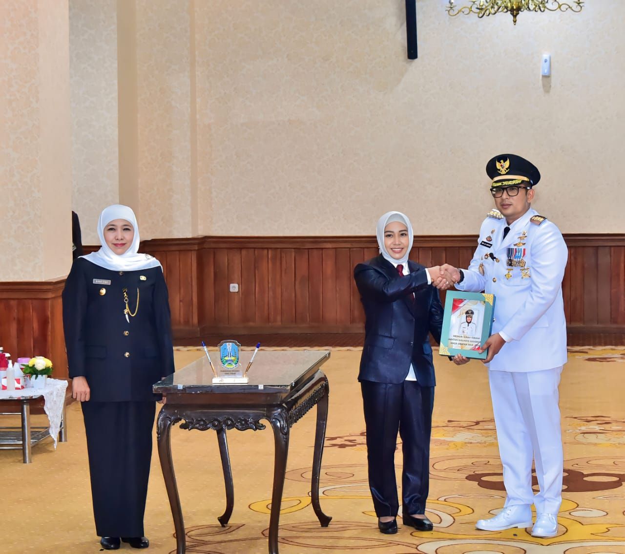 ThumbnailKhofifah Lantik Ali Kuncoro Sebagai Pj Wali Kota Mojokerto Khofifah Lantik Ali Kuncoro Sebagai Pj Wali Kota Mojokerto