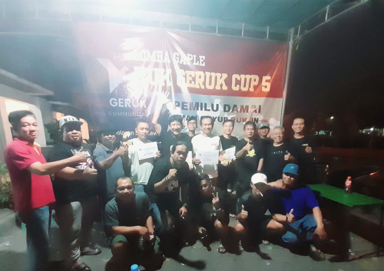 Warga Sidoarjo Gelar Lomba Domino Untuk Pemilu Aman Damai