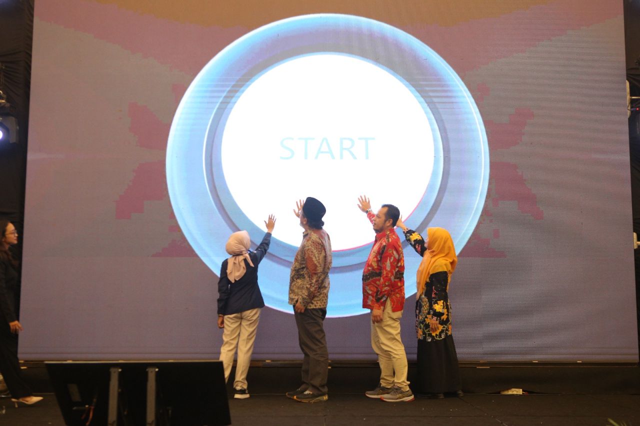 ThumbnailJanji Berintegritas, Pegawai KPU se-Jatim Siap Kawal Pemilu 2024 Janji Berintegritas, Pegawai KPU se-Jatim Siap Kawal Pemilu 2024