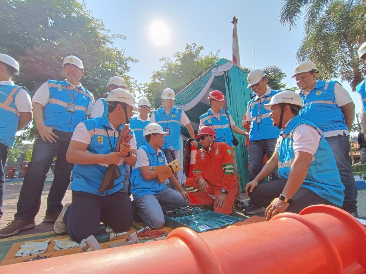 ThumbnailPLN Kerahkan 4.782 Personel Amankan Pasokan Listrik Natal 2023 dan Tahun Baru 2024 di Jatim PLN Kerahkan 4.782 Personel Amankan Pasokan Listrik Natal 2023 dan Tahun Baru 2024 di Jatim