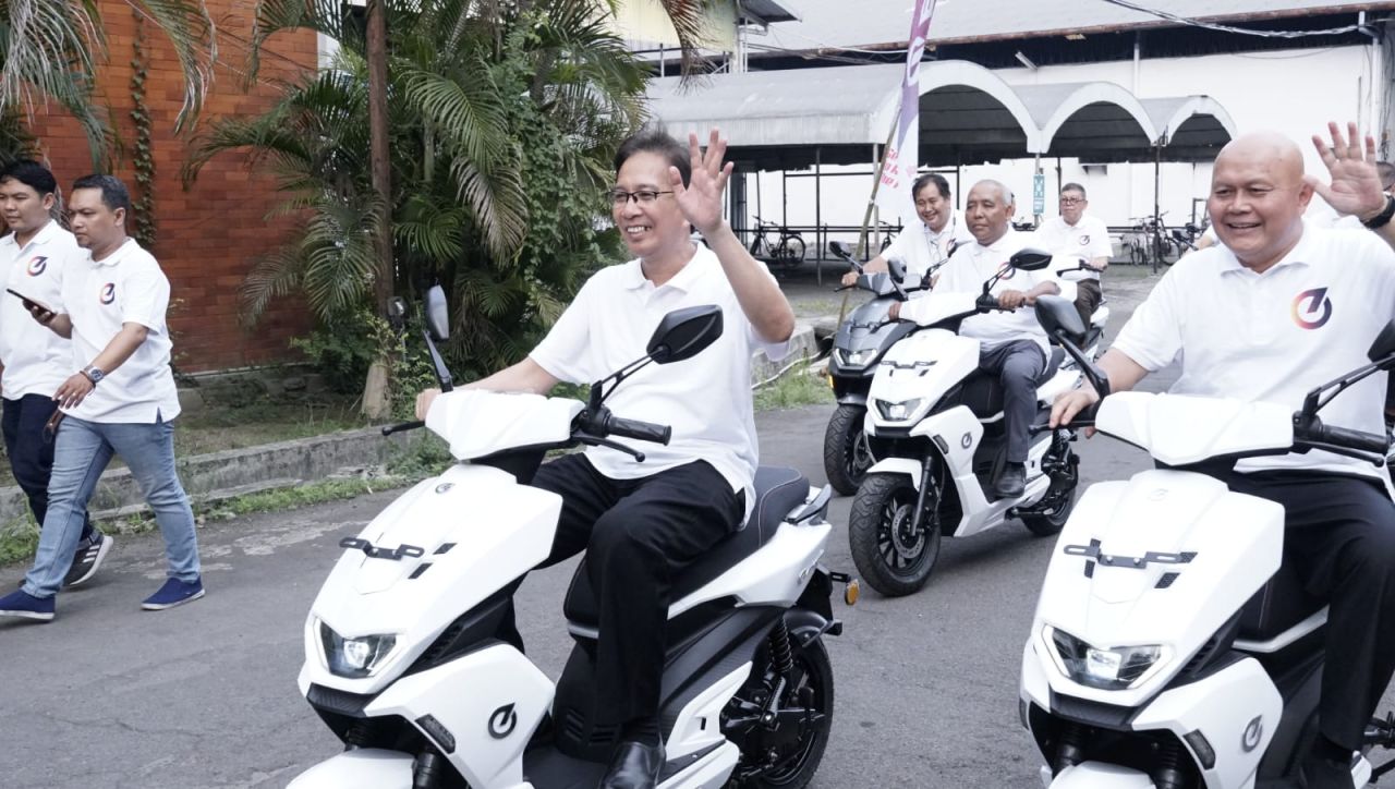 ITS Resmikan Produksi Perdana Motor Listrik EVITS