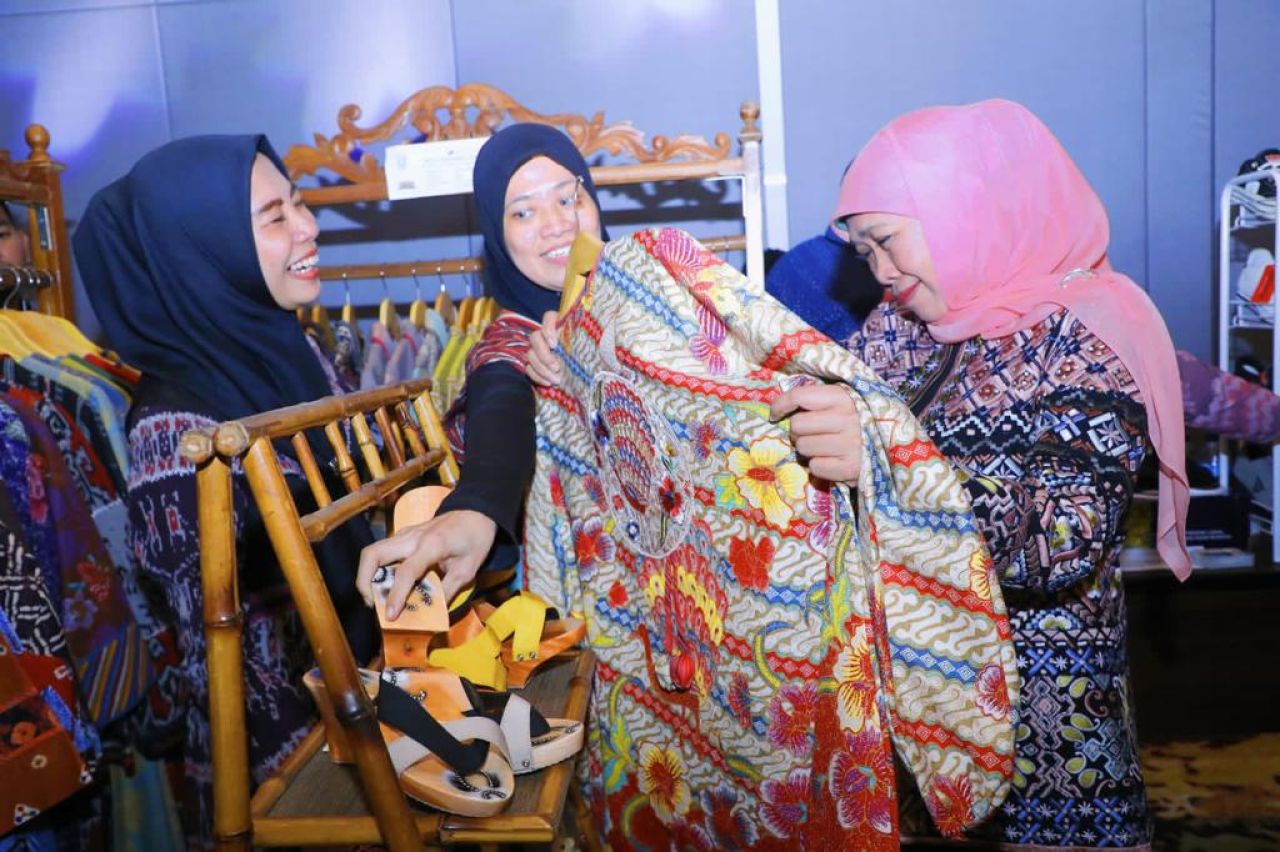 ThumbnailTransaksi Misi Dagang Jatim 2019 - 2023 Tembus Rp11,47 Triliun Transaksi Misi Dagang Jatim 2019 - 2023 Tembus Rp11,47 Triliun