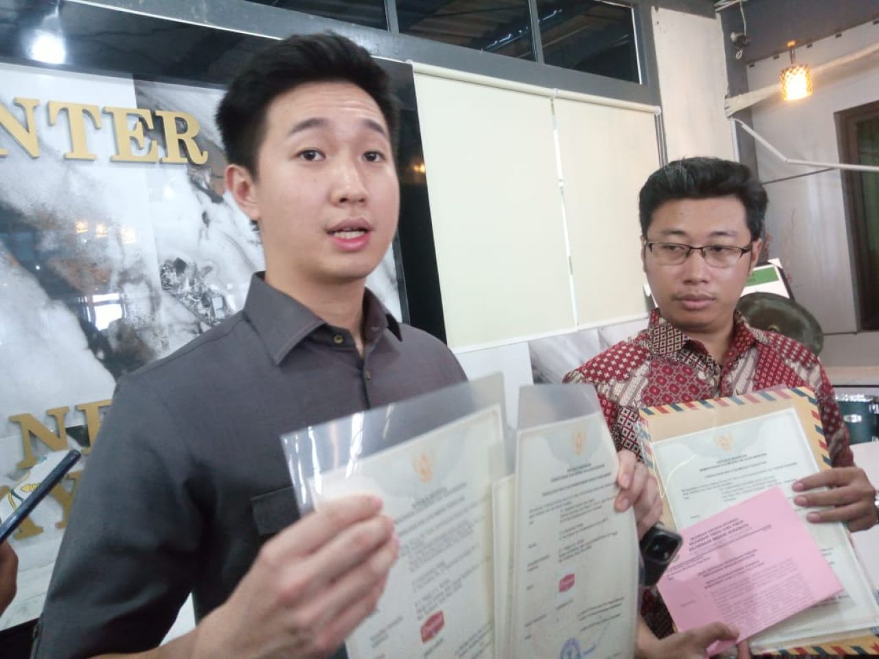 Polemik Zangrandi Berakhir, 8 Gerai Tiruan Ditutup