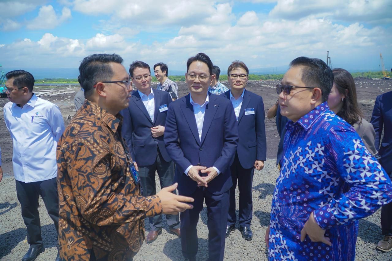 groundbreaking pabrik pengolahan tembakau tahap dua dan tiga, milik PT Tri Sakti Purwosari Makmur (TSPM/KT&G) di kawasan industri Pasuruan Industrial Estate Rembang (PIER), Jumat (26/4/2024). (Dok Humas PT SIER)