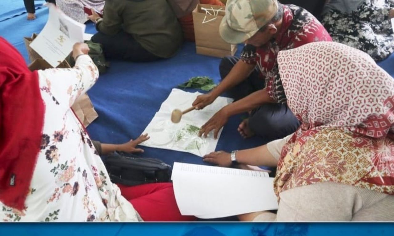 ThumbnailSinando Gelar Pelatihan Batik Ecoprint di Sidoarjo Sinando Gelar Pelatihan Batik Ecoprint di Sidoarjo