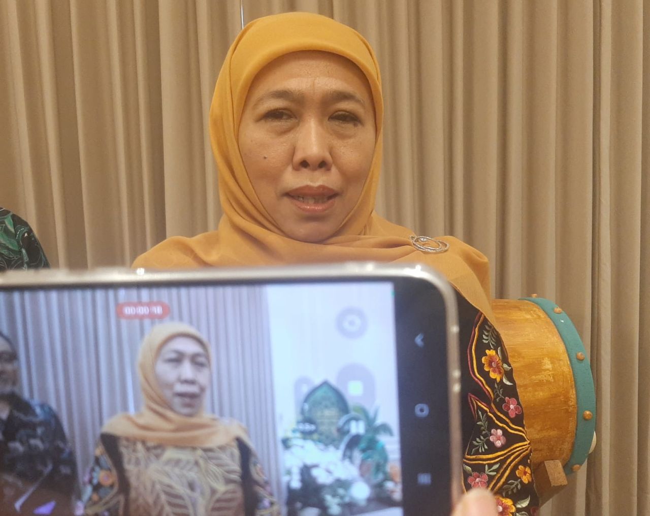 Survei Pilgub Jatim 2024: Elektabilitas Khofifah Makin Menguat Tembus 59 Persen