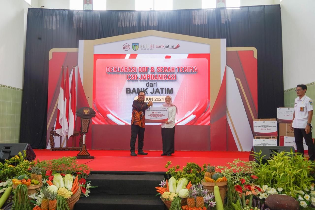 Bank Jatim Serahkan Bantuan 168 Jambanisasi