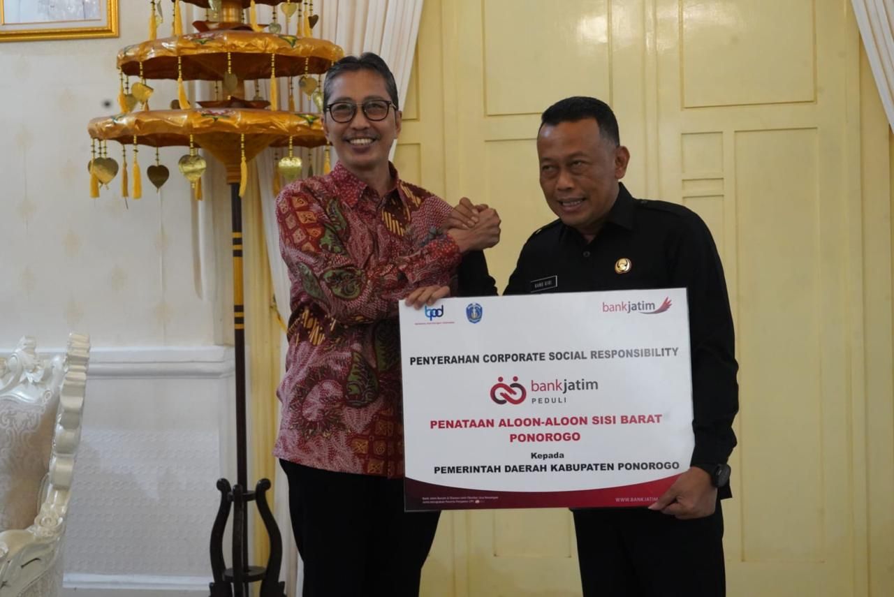 Sinergi dengan Pemkab Ponorogo, Bank Jatim Lakukan Penataan Alun-Alun