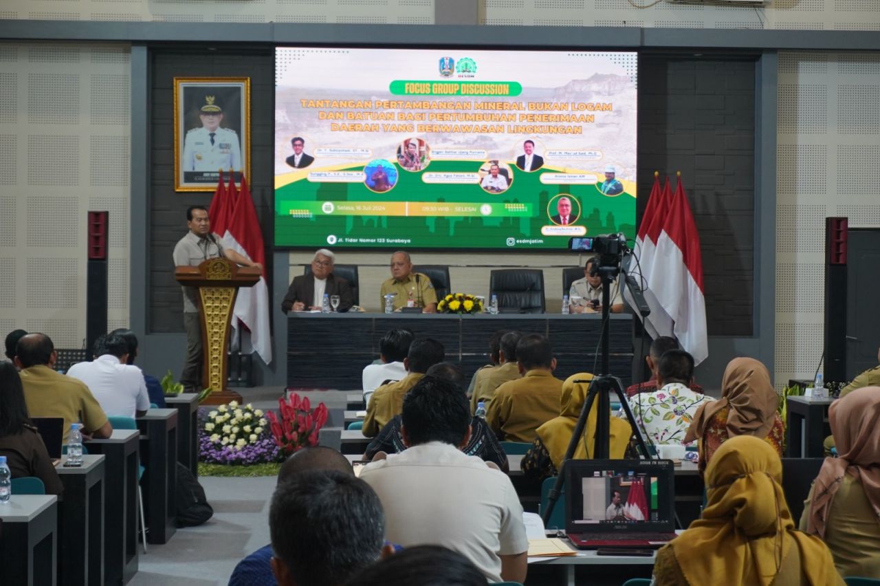 ThumbnailPajak Kendaraan Bermotor Rp 4 Triliun Berpotensi Hilang, Jatim Genjot Sektor Tambang MBLB Pajak Kendaraan Bermotor Rp 4 Triliun Berpotensi Hilang, Jatim Genjot Sektor Tambang MBLB