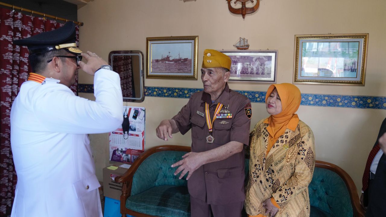 HUT Ke-79, Mas Pj Walikota Mojokerto Sambang Rumah Veteran