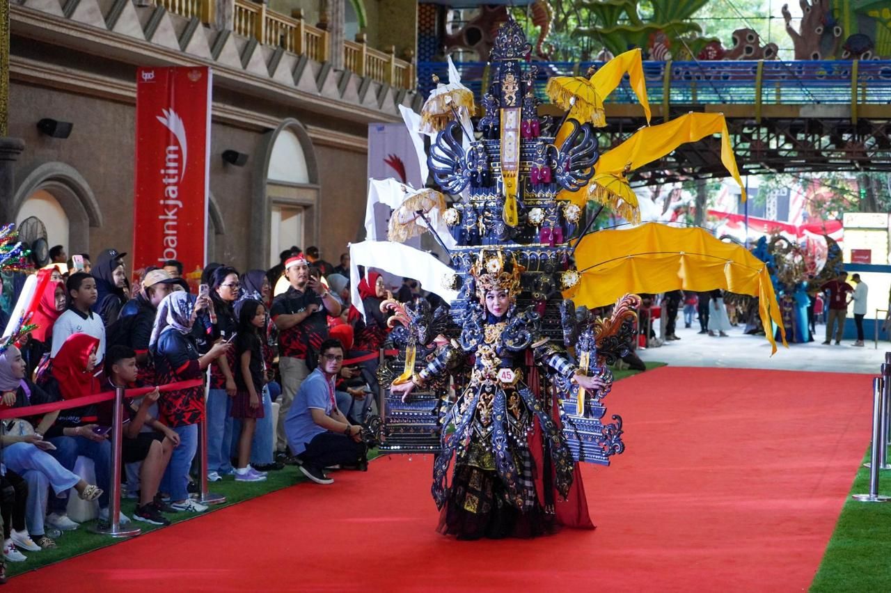 Puncak HUT Bank Jatim Ke-63 Berlangsung Meriah, Sukses Pecahkan Rekor MURI Hingga Salurkan Bantuan CSR ke Penyandang Disabilitas
