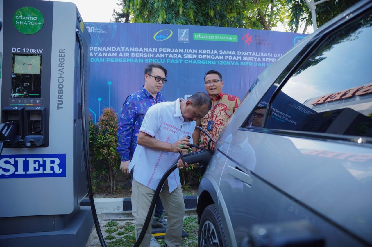 SIER Luncurkan SPKLU Fast Charging 120 KVA, Pengisian Energi Kendaraan Listrik Tercepat di Jatim