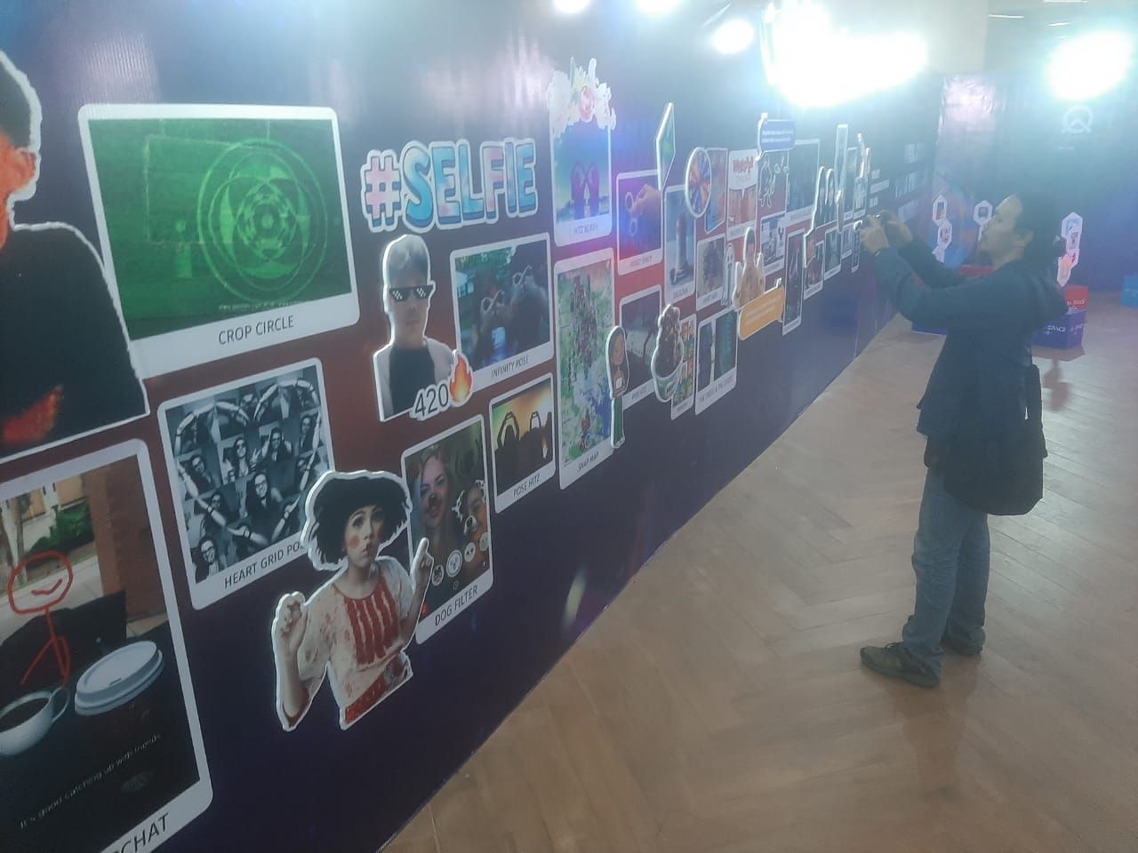 Reinkarnasi Medsos Dihadirkan dalam Instalasi Lorong Waktu