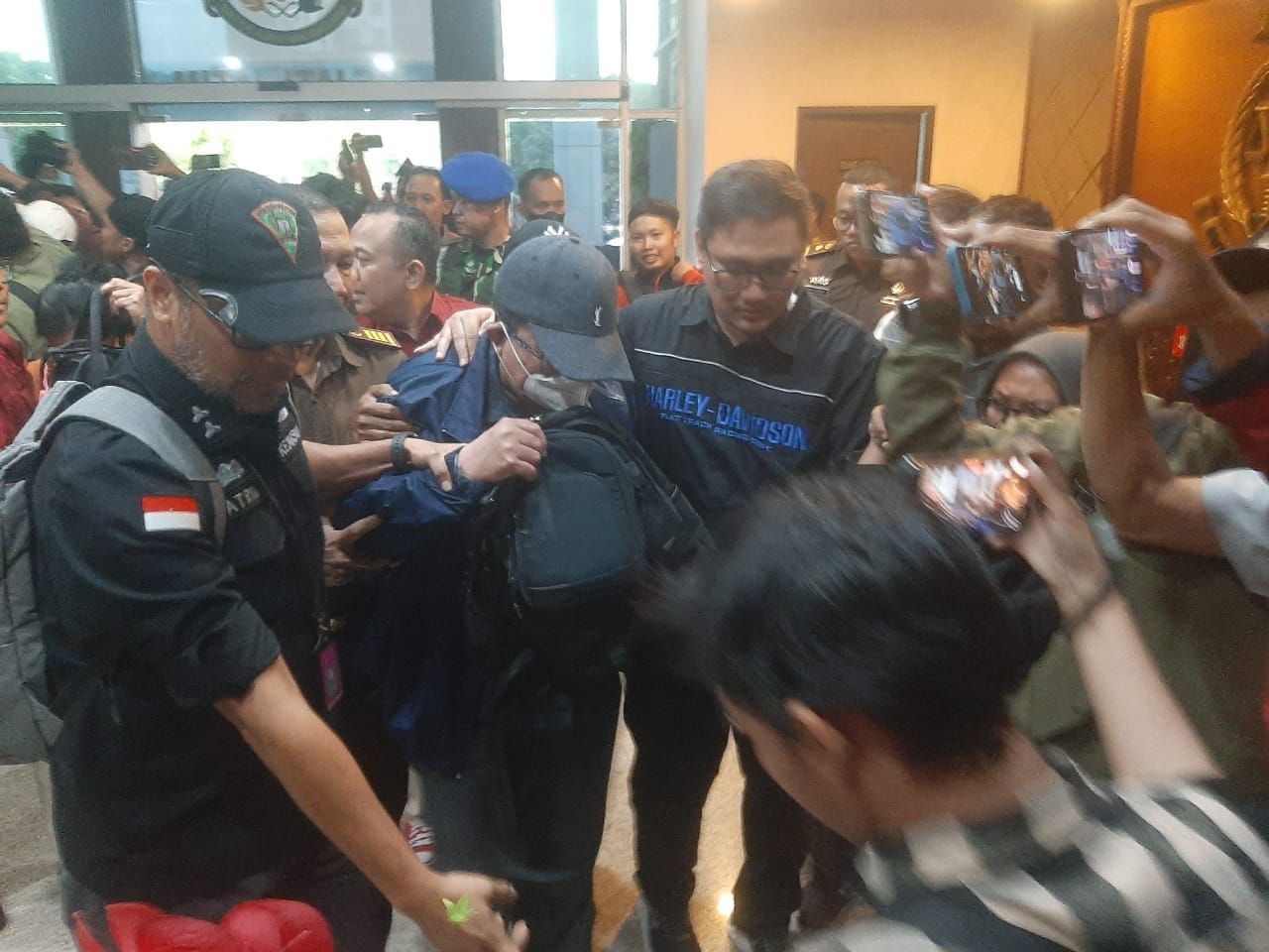 Kronologi Penangkapan 3 Hakim Pemberi Bebas Ronald Tannur di Surabaya