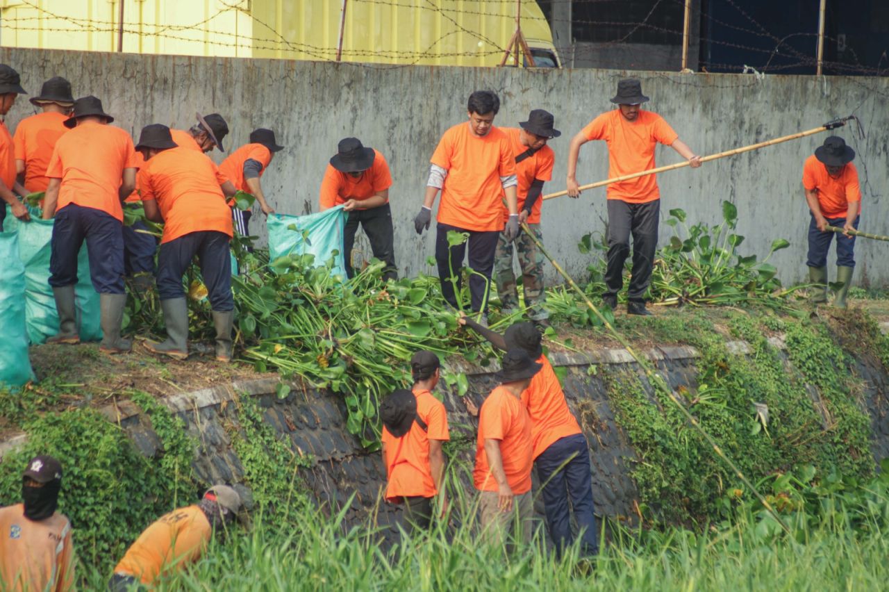 SIER Dorong Program Zero Waste dan Gelar Aksi Bersih Sungai Tambak Oso