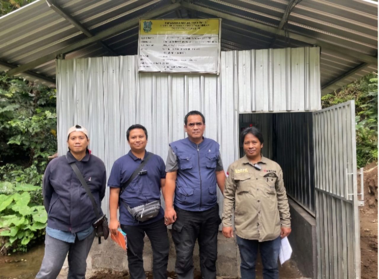 ThumbnailESDM Jatim Monitoring Energi Baru dari Terjunan Aliran Air Sungai di Blitar Sebagai Pembangkit Listrik Pikohidro ESDM Jatim Monitoring Energi Baru dari Terjunan Aliran Air Sungai di Blitar Sebagai Pembangkit Listrik Pikohidro