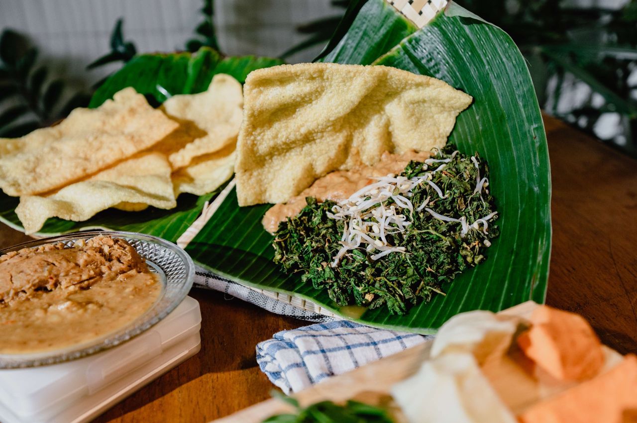 Pecel Semanggi Surabaya dan Manfaat untuk Kesehatan Sel Saraf