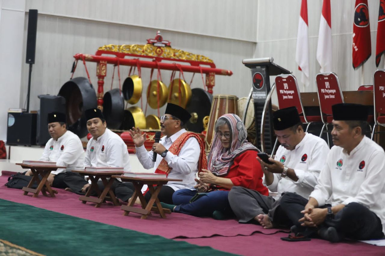 pengajian Ramadan di Aula Megawati Soekarnoputri, Kantor DPD PDI Perjuangan Jawa Timur, Jalan Kendangsari Industri 57 Surabaya, Jumat (14/3/2025). (Red)