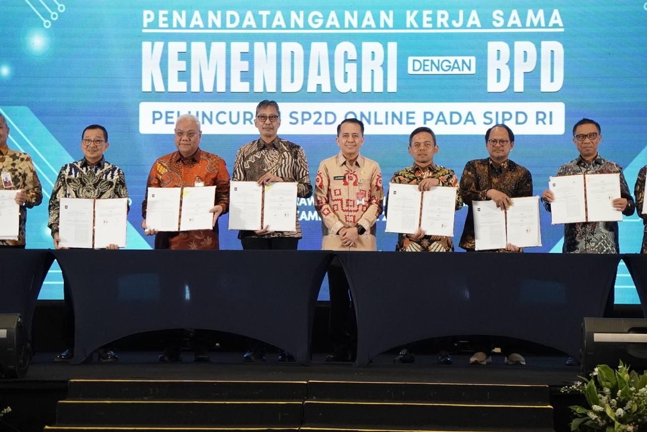 SP2D Online Resmi Diluncurkan, Bank Jatim Teken PKS Bersama Kemendagri. (Red)