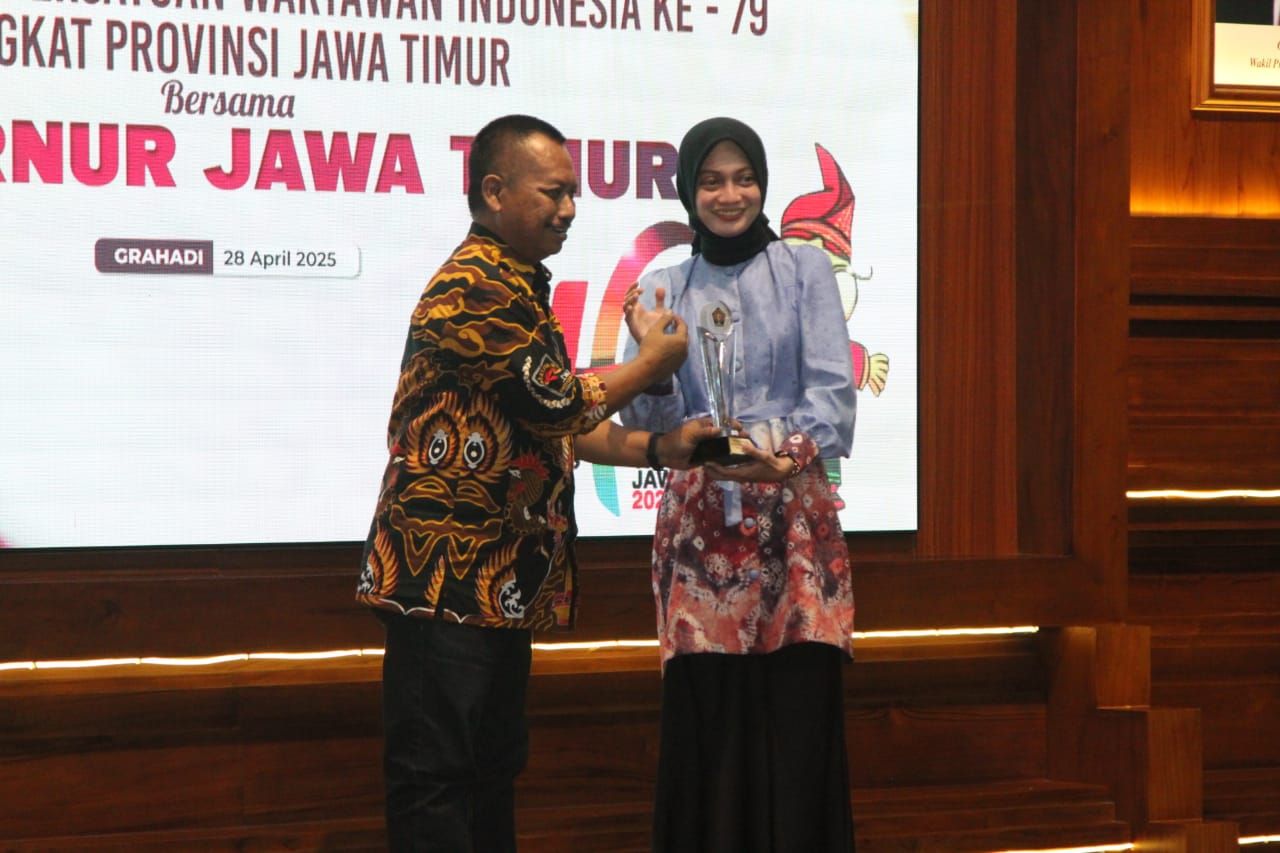 Wali Kota Kediri Raih PWI Jatim Awards 2025, Ini Prestasinya..