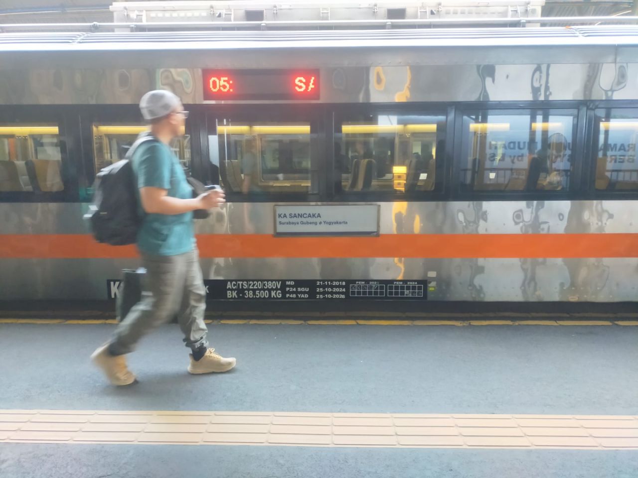 ThumbnailLibur Panjang Waisak, KAI Daop 8 Surabaya Operasikan 6 KA Tambahan Libur Panjang Waisak, KAI Daop 8 Surabaya Operasikan 6 KA Tambahan