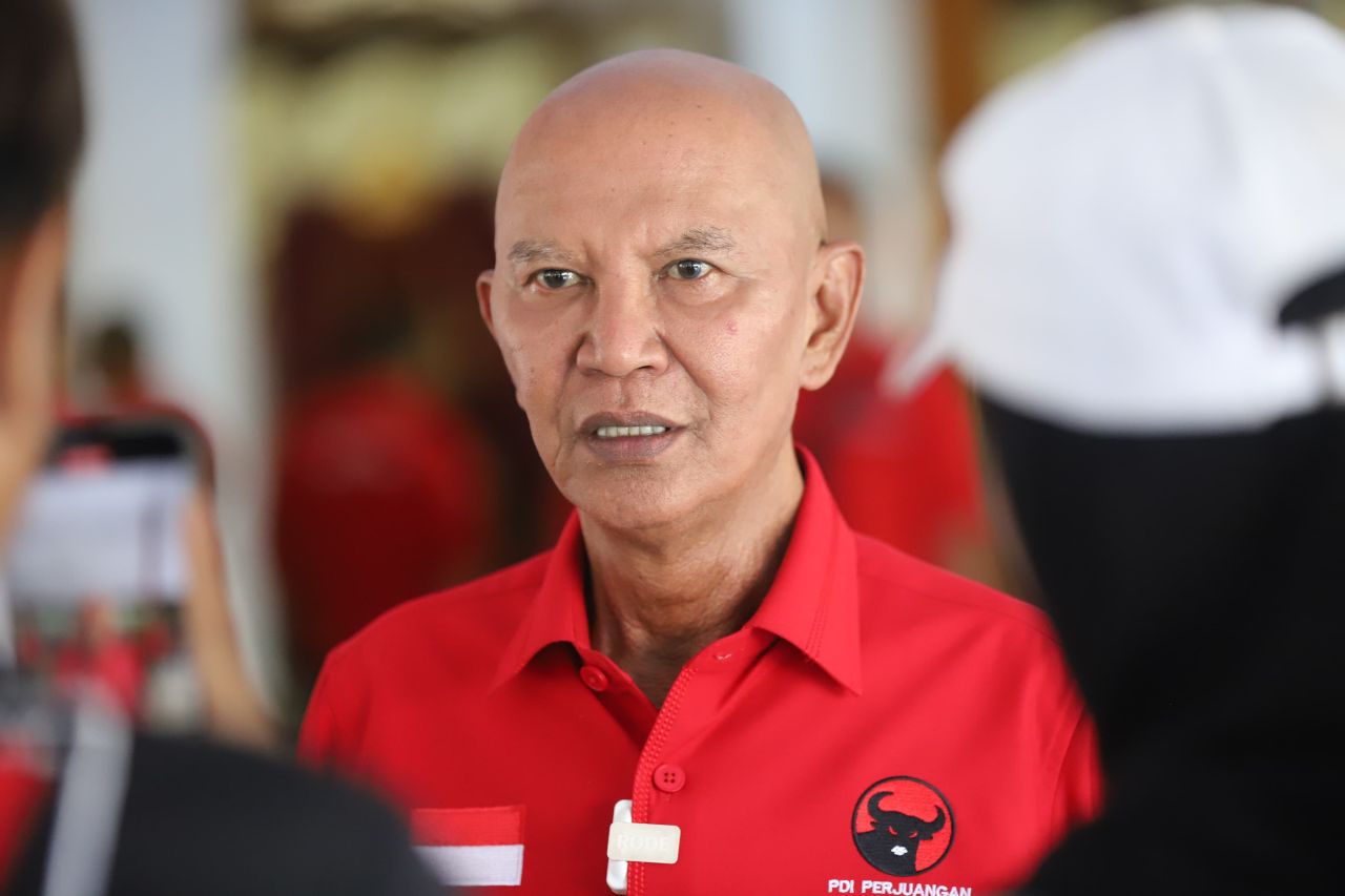 ThumbnailZiarah Megawati ke Makam Ayahanda, Said Abdullah: Renungkan Kembali Nilai-nilai Perjuangan Bung Karno Ziarah Megawati ke Makam Ayahanda, Said Abdullah: Renungkan Kembali Nilai-nilai Perjuangan Bung Karno