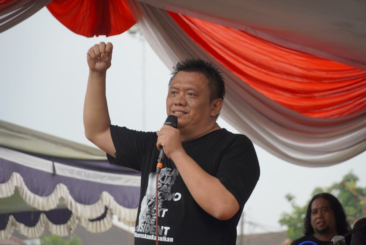 ThumbnailDPP Tunjuk Hari "Keceng" Yulianto Jabat Plt Ketua DPC PDI Perjuangan Sidoarjo DPP Tunjuk Hari "Keceng" Yulianto Jabat Plt Ketua DPC PDI Perjuangan Sidoarjo