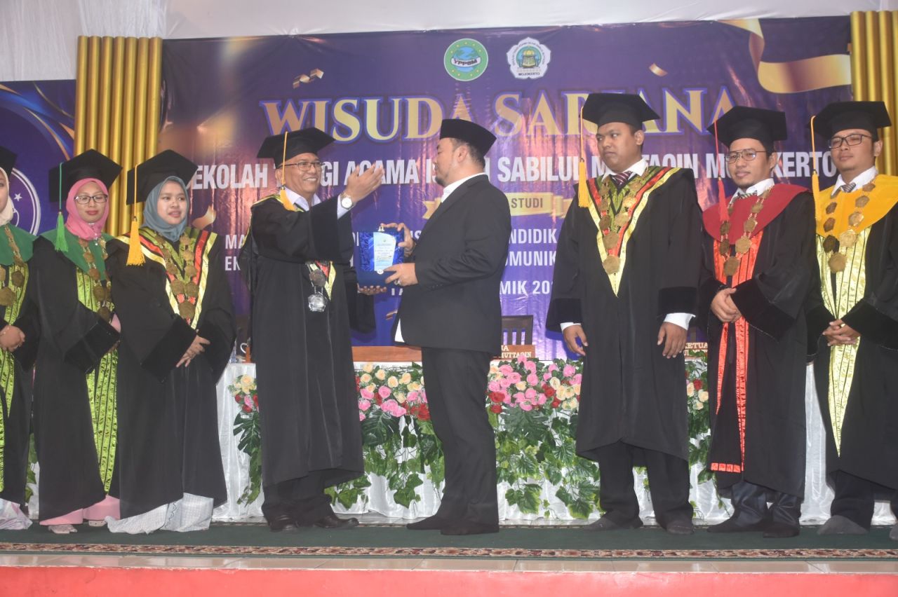 Ketua KPU RI : Sarjana Lulusan Pesantren Jangan Minder